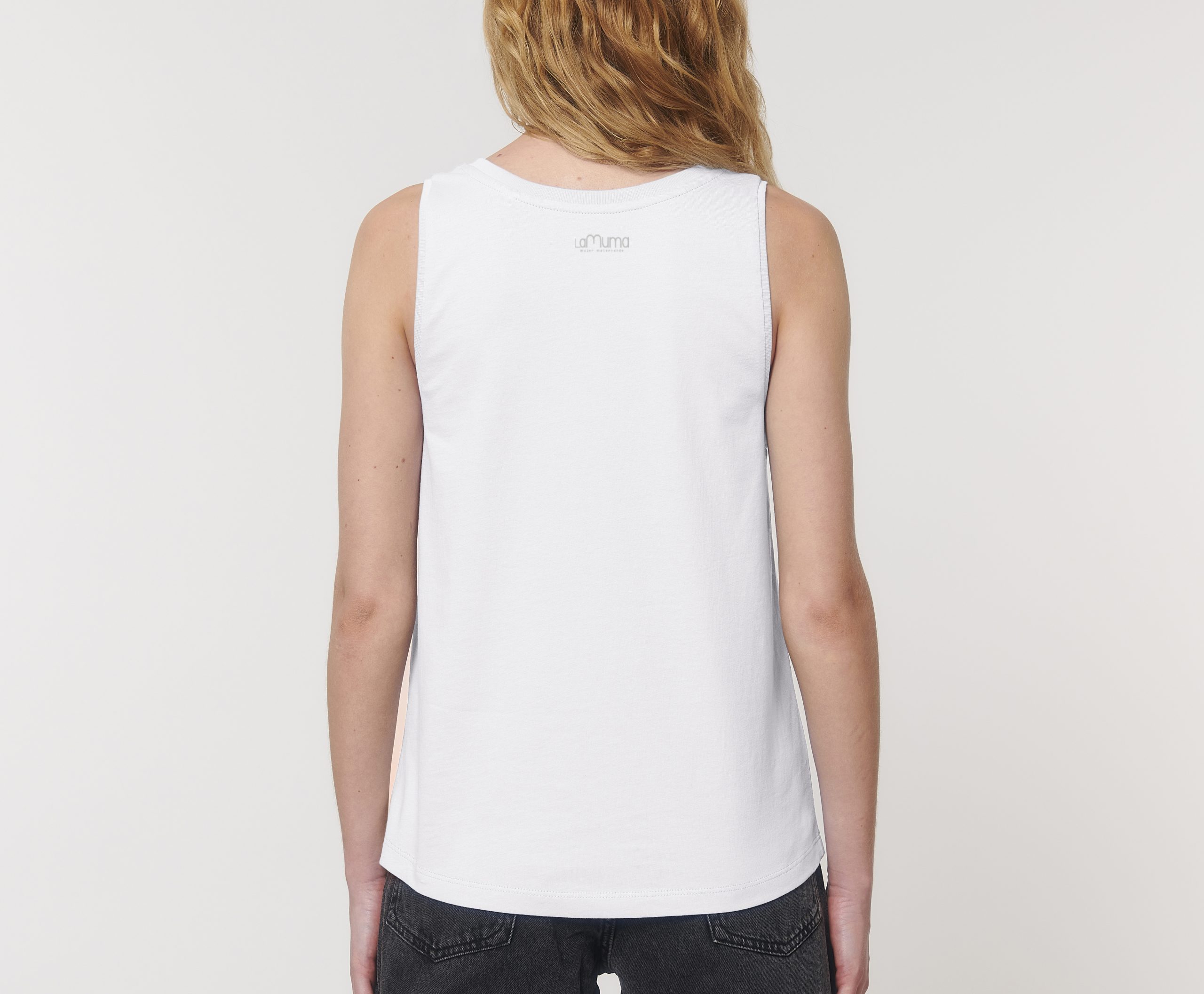 camiseta blanca moms support moms detras